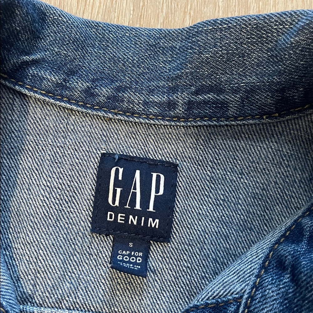 GAP Icon Denim Jean Jacket - Picture 2 of 6